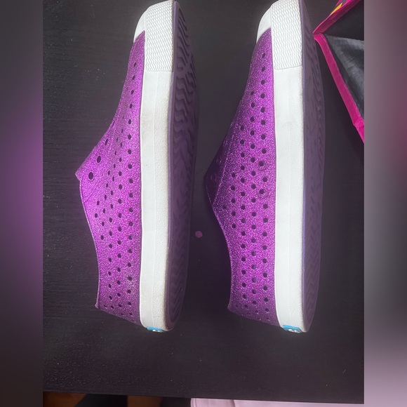 Native Jefferson bling. Like new! Only worn a couple of times. Size J5 - Picture 2 of 3